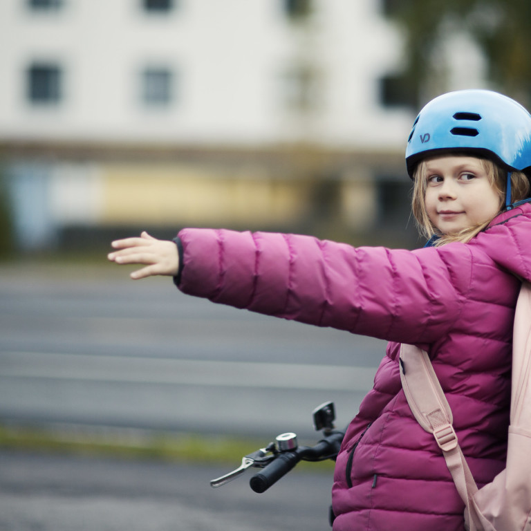 Pyöräilykasvatus on lapsen pyöräilytaidoille tärkeää.